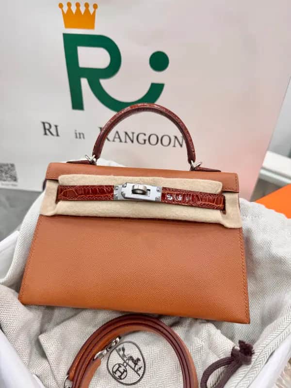 Hermès Mini Kelly Gold Croc touch